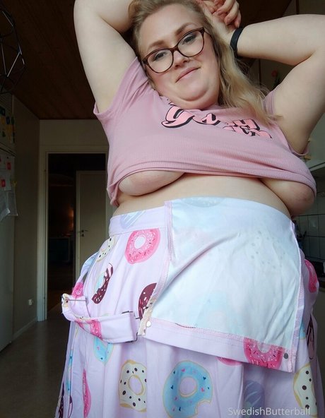 swedishbutterball ヌードスター 写真