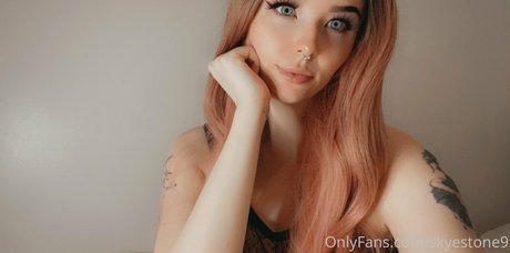 フィットネスコーチオンリーファンズ アートヌード 写真