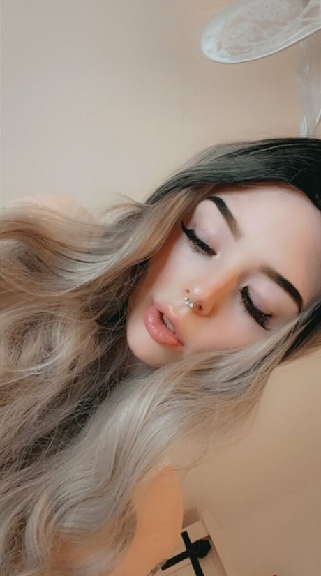 オンリーファンズを崇拝する 無料ポルノ 写真