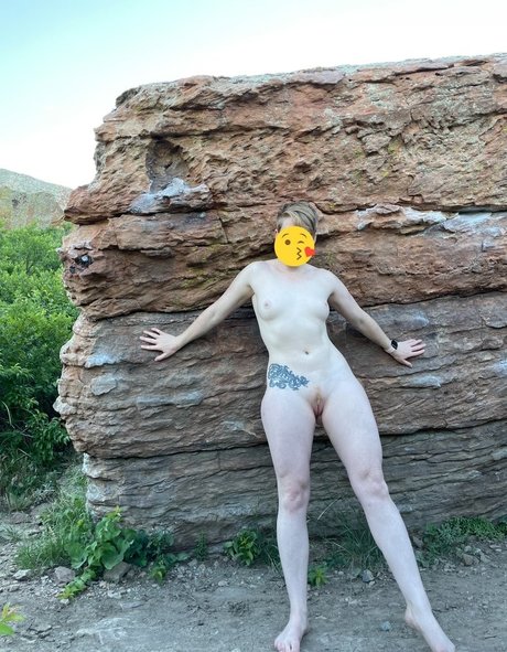 巨乳タトゥーオンリーファンズ HD 写真