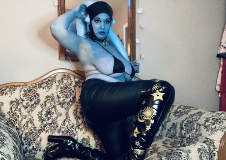 曲線美のブロンドオンリーファンズ ホットセックス 画像