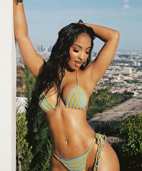 Shenseea スター 裸 写真