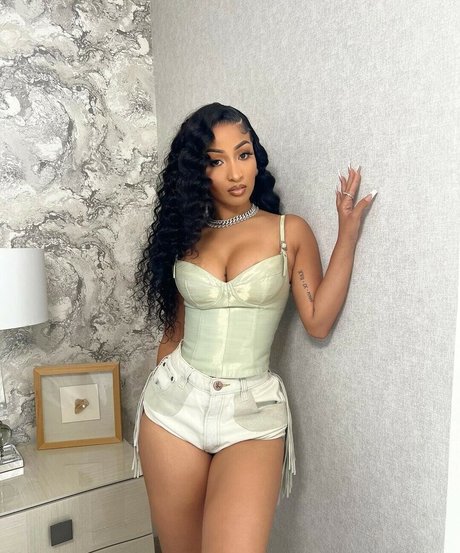 Shenseea ヌードモデル 画像