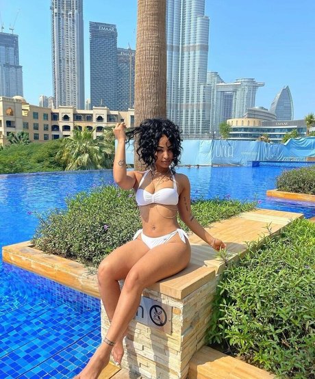 Shenseea xxxモデル 写真