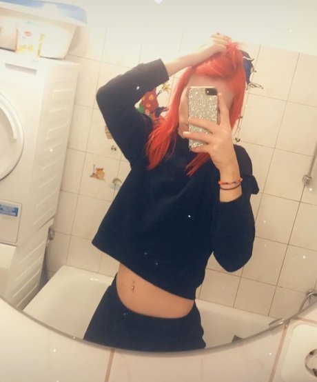 ヌード熟女オンリーファンズ 無料xxx 写真