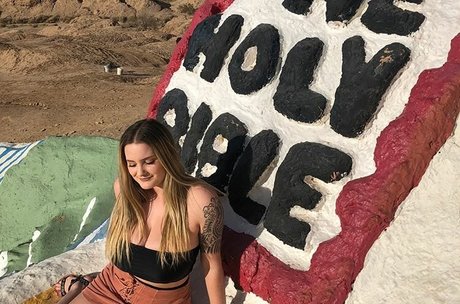 itssbriibitchh ポルノモデル 写真