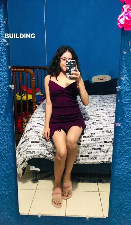 Goddes Tanya 裸のスター 写真