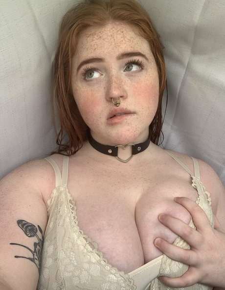 デカ尻ティーンオンリーファンズ セクシーヌード 写真