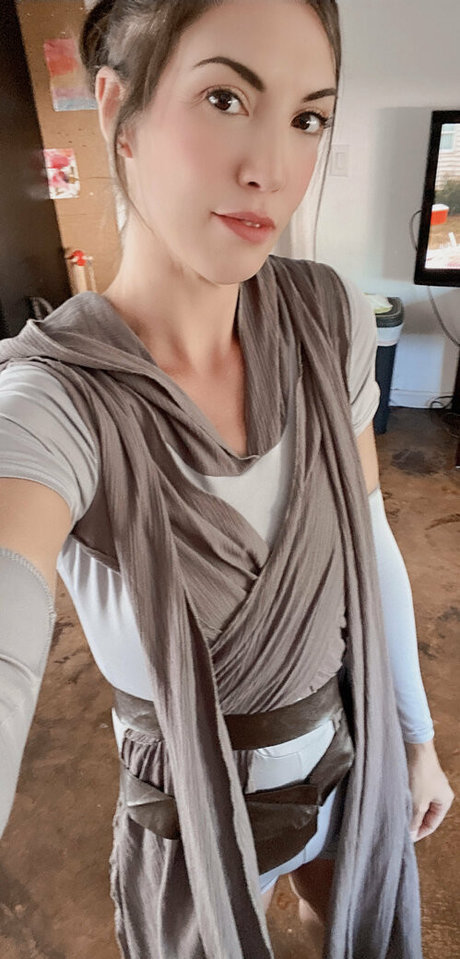 黒髪の熟女オンリーファンズ ポルノ アーカイブ