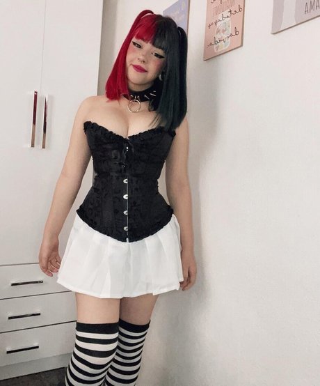 ワックスオンリーファン 裸 画像