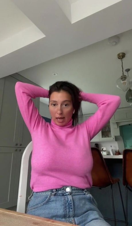 Gulia 無料女優 写真