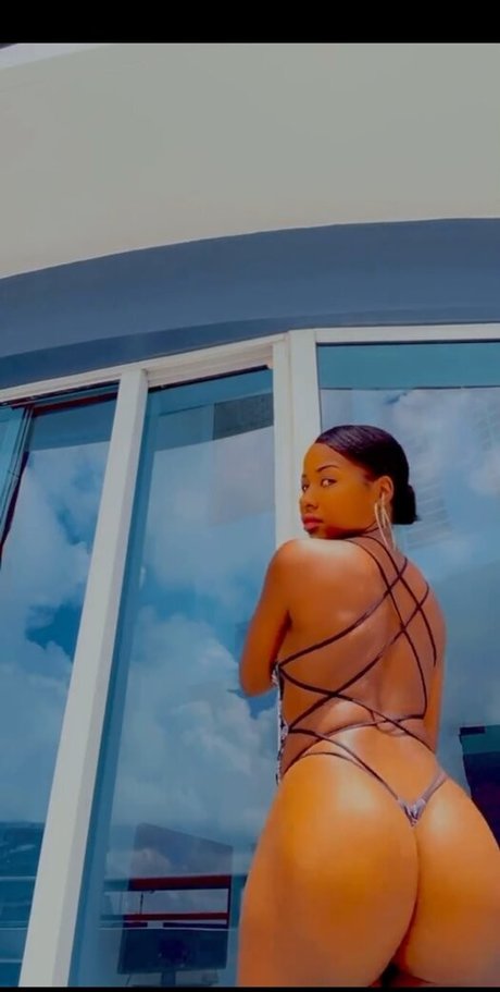 Ninarari セクシーなポルノスター ギャラリー