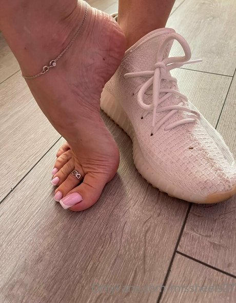 尖ったおっぱいオンリーファンズ エロ ギャラリー