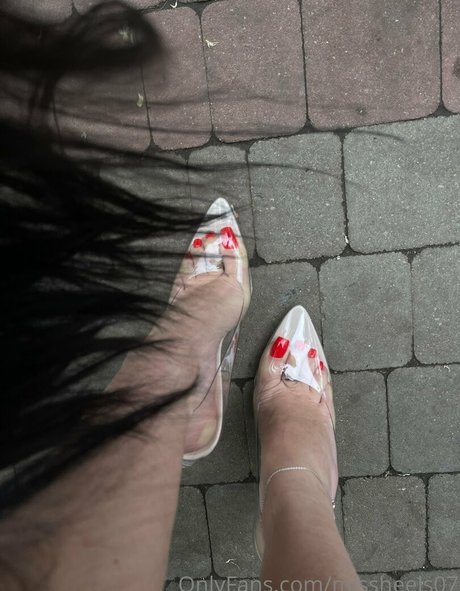 ストリップショー オンリーファンズ えろた 画像