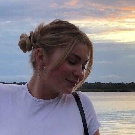 曲線美のランジェリーオンリーファンズ 無料セックス 画像