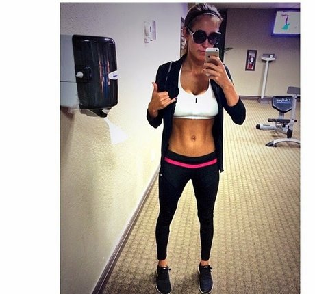 ワークアウト オンリーファンズ ホット 写真