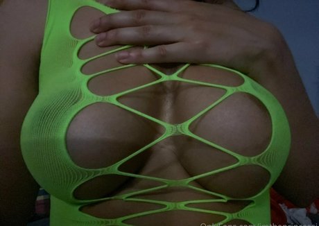 巨乳カップルオンリーファンズ アダルト 画像