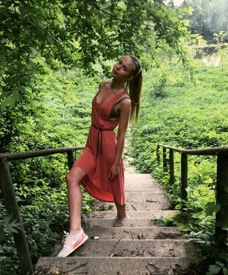 Natalia Milewskaja エロティックモデル 画像