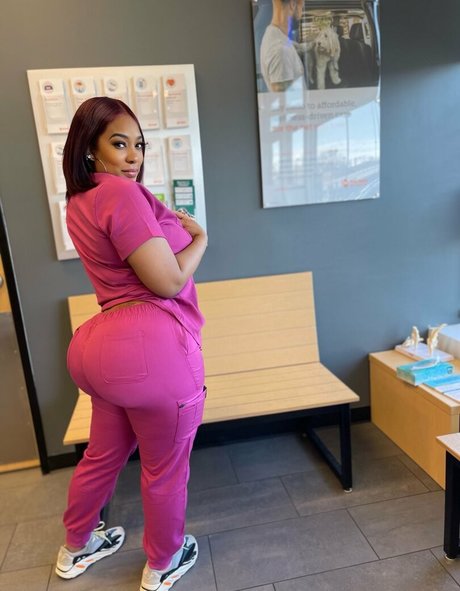 ActingLightskin アダルトスター 写真