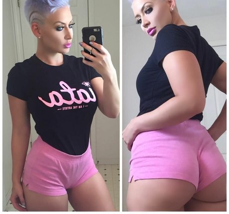 Eliza Bleu ポルノ女優 写真