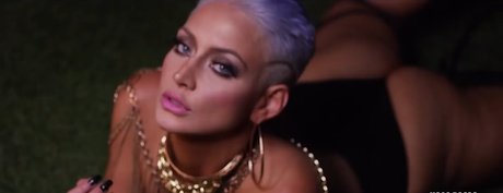 巨大ディルドオンリーファンズ アダルト 写真