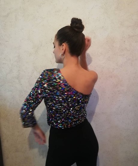 カーリーエボニーオンリーファンズ えろ 写真