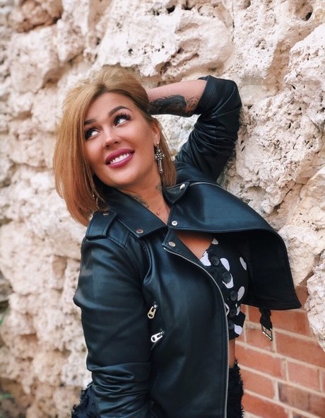 Marina Burnashova 高品質モデル 写真