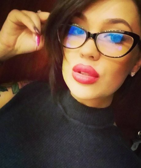 Marina Burnashova セクシーなスター アーカイブ