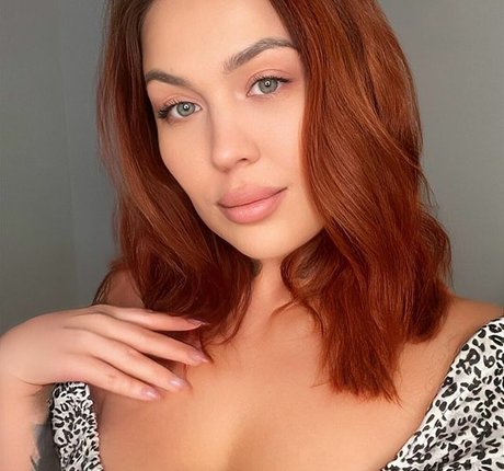 Marina Burnashova ヌード女優 画像