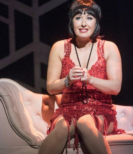 Hayley Tamaddon 美しいスター ギャラリー