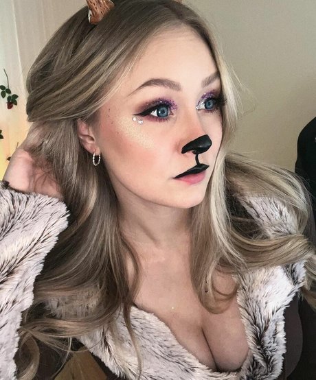 毛深いアジア人オンリーファンズ セクシーヌード ギャラリー