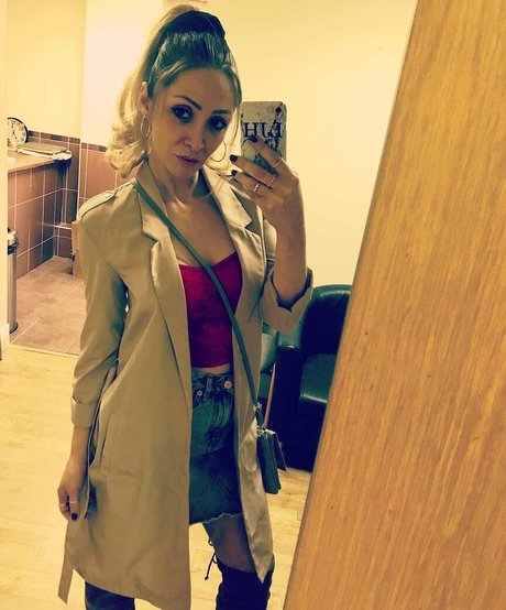 Lucy Jo Hudson セクシーモデル 画像