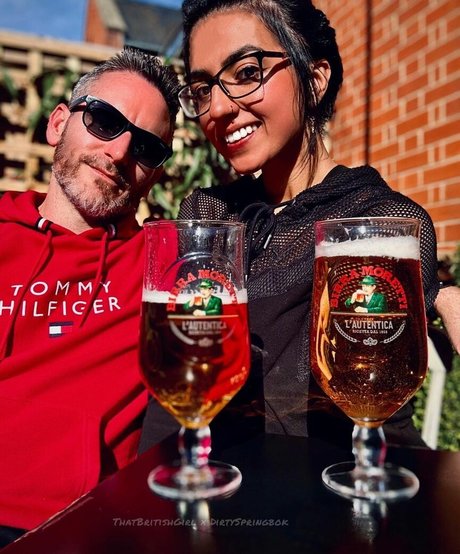 陸軍の熟女オンリーファンズ 無料アダルト 写真