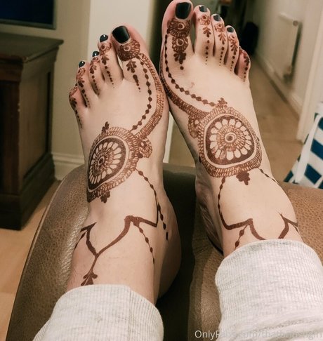 アマチュアセックスオンリーファンズ エロ 画像