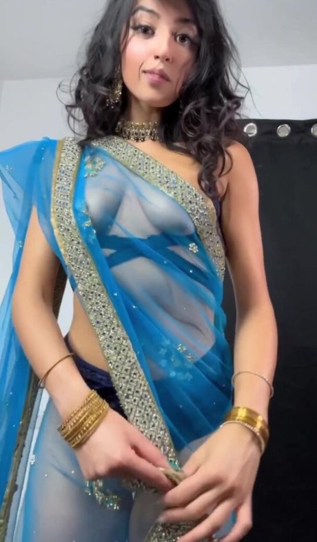 尖ったおっぱいオンリーファンズ ポルノ 写真