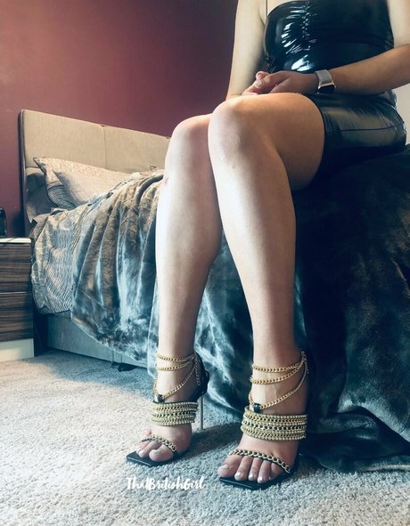 金髪の筋肉オンリーファンズ ポルノ ギャラリー