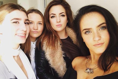 金髪オナニーオンリーファンズ セクシー裸 写真