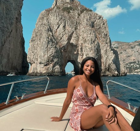 弁護士オンリーファンズ 無料ヌード 画像