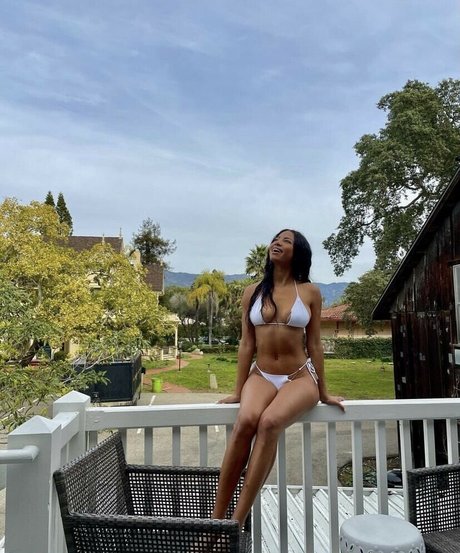 Camille Hyde ホットなスター ギャラリー