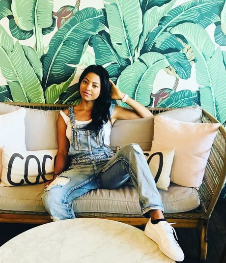 Camille Hyde トップスター 写真