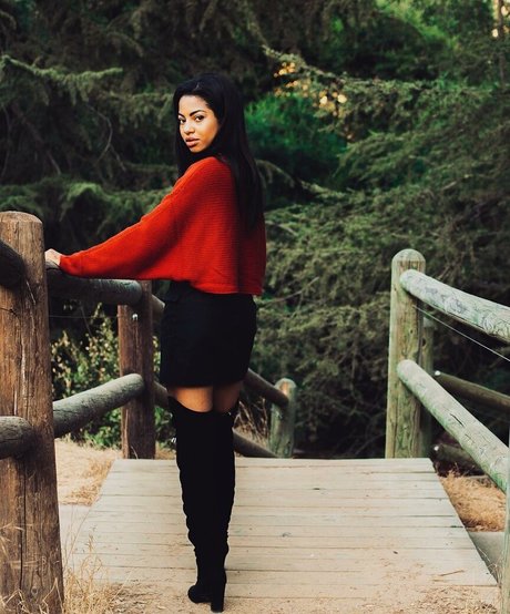 Camille Hyde ポルノスター xxx 画像