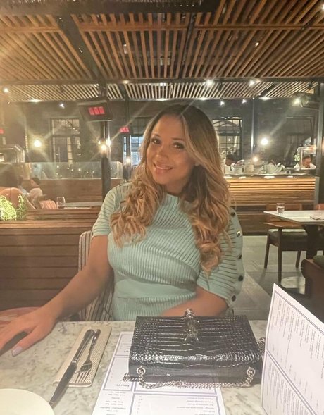 Camila Mattoli セクシーモデル 画像