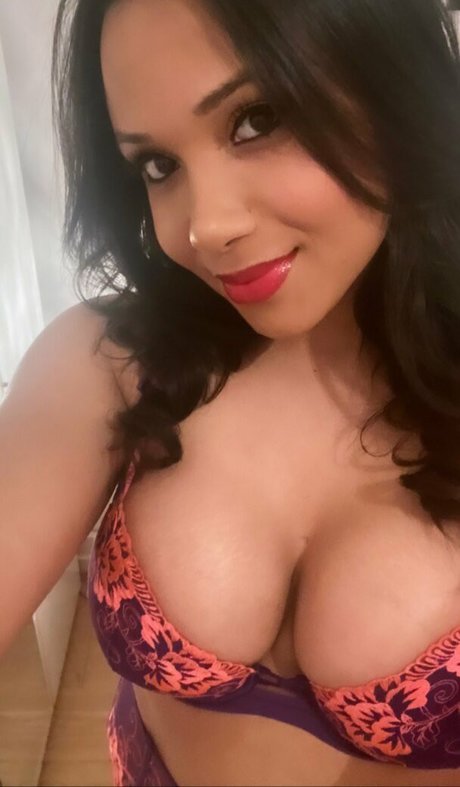 Camila Mattoli 高品質モデル 画像