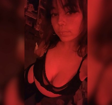 Daisyy mayyy ポルノスター セクシー ギャラリー