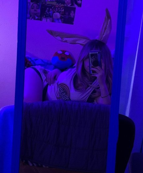 Daisyy mayyy セックスポルノスター 画像