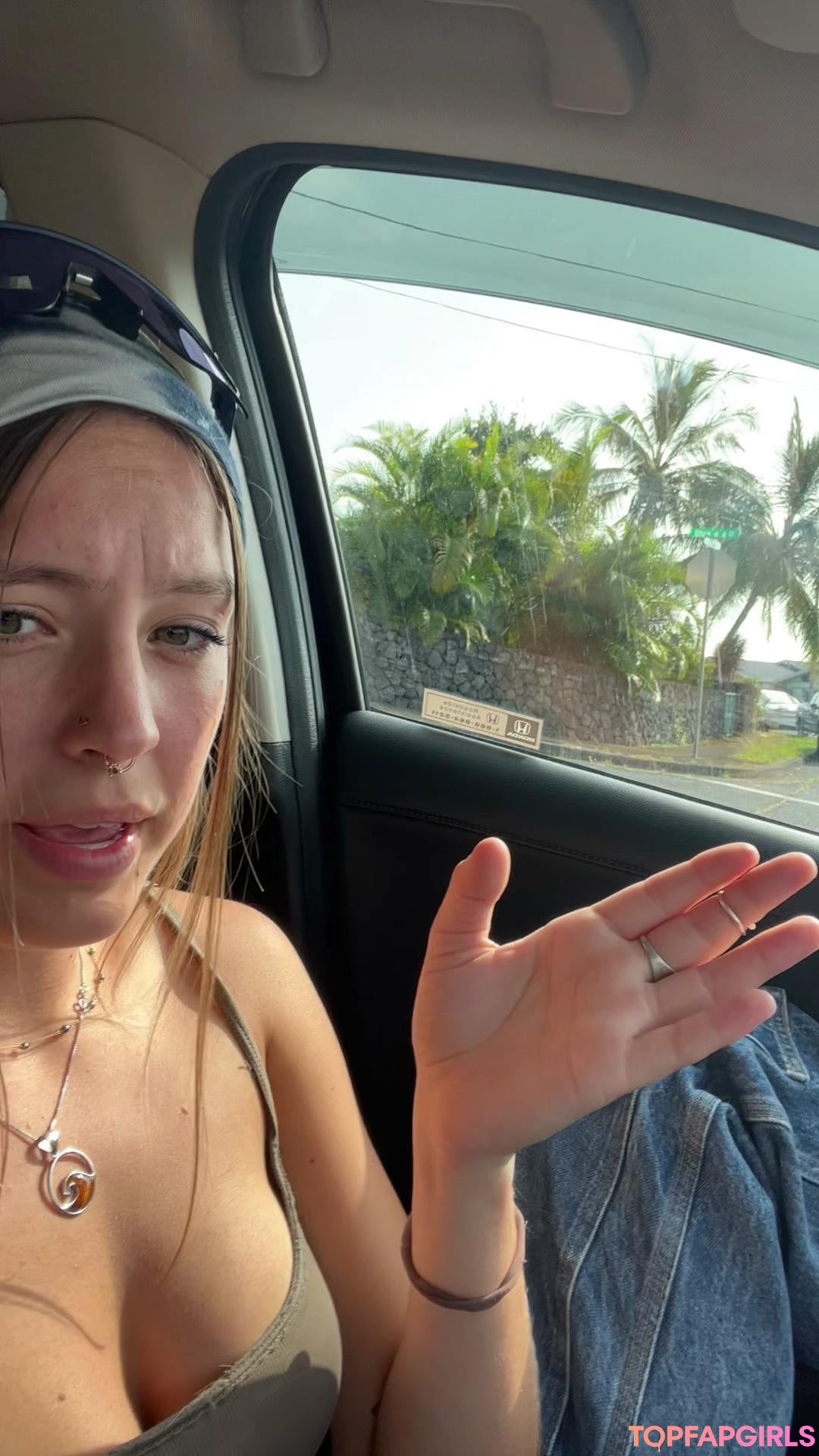 Peyton Coffee 裸の女優 画像