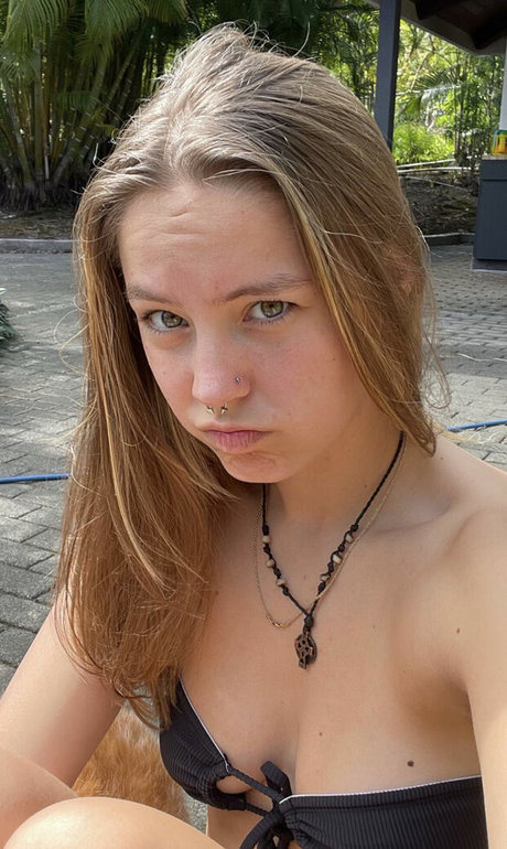 Peyton Coffee 可愛いモデル 画像