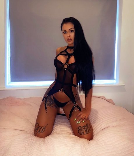 asmrマッサージオンリーファンズ ホットセクシー 写真