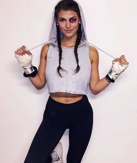 Dominique D Angelo 独占スター ギャラリー