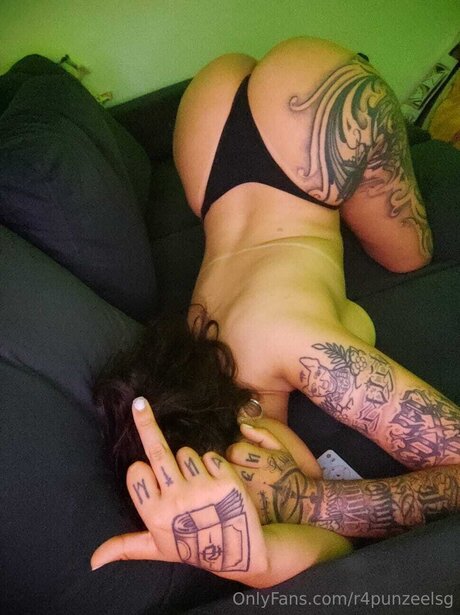 かわいいアナルオンリーファンズ ヌード 写真